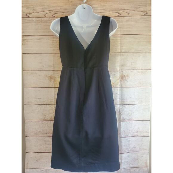 Banana Republic Women’s V-Neck Size 6 Petite Sleeveless Black Dress - Picture 2 of 5